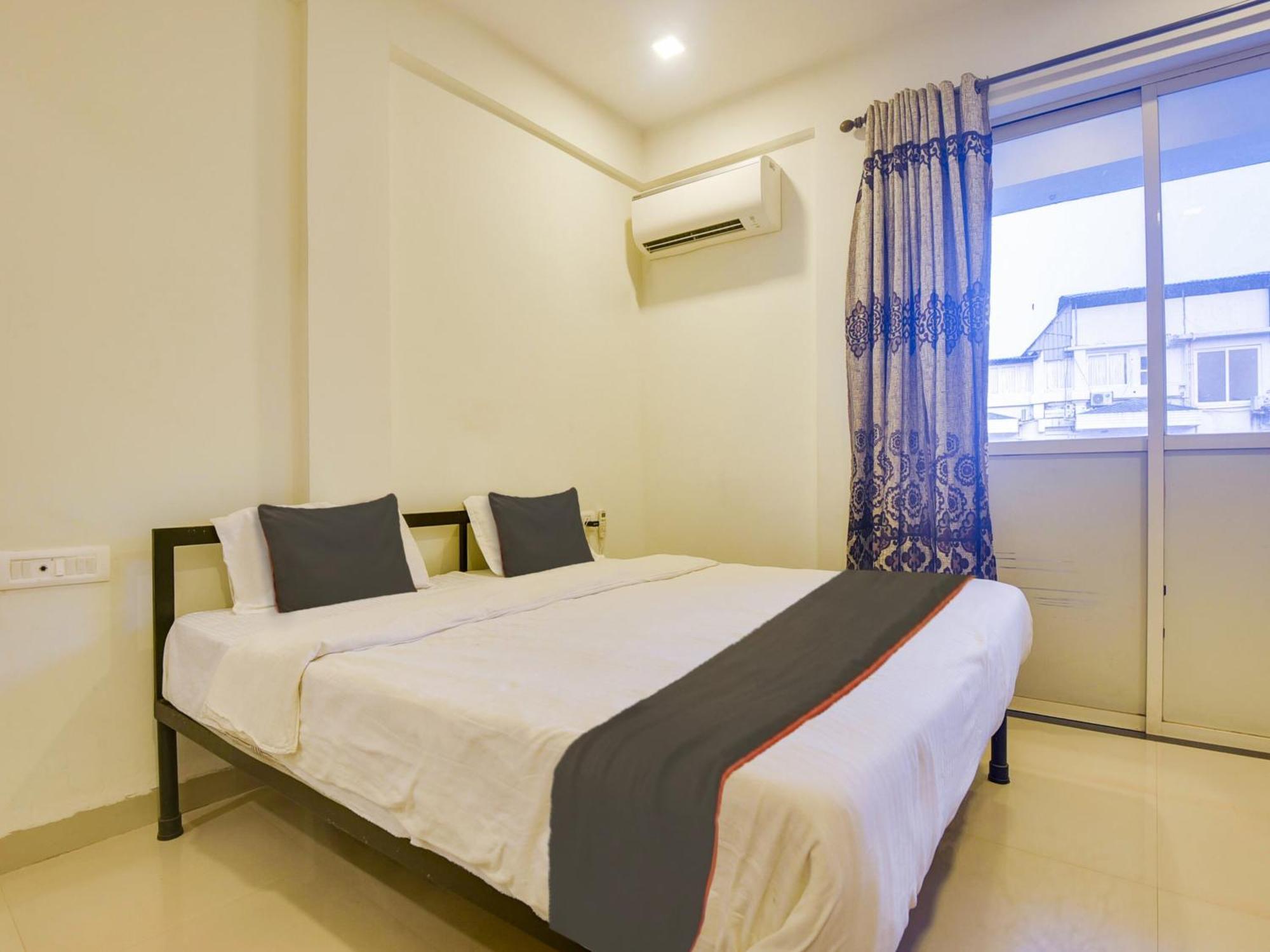 Hotel Collection O Morjim Sea Wave Exterior foto