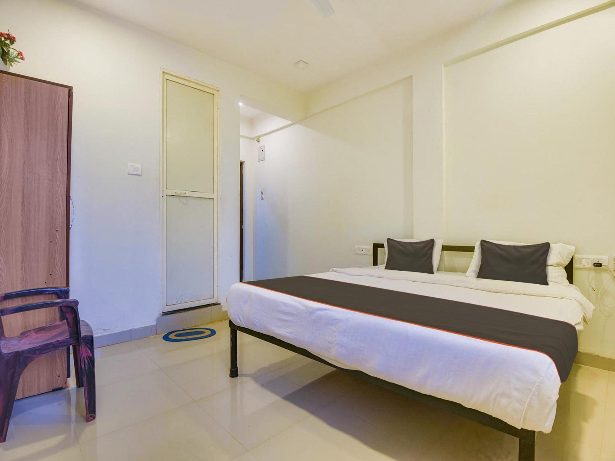 Hotel Collection O Morjim Sea Wave Exterior foto